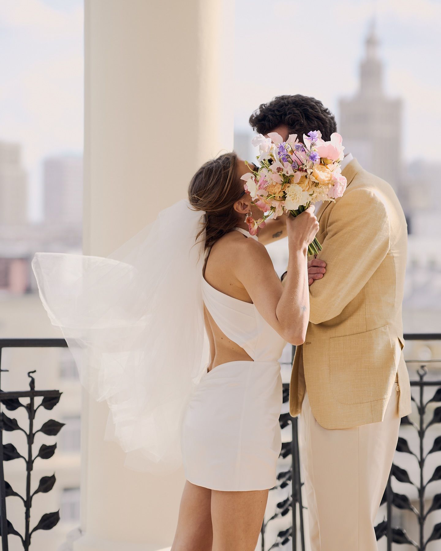 Marta Wierzbicka do końca trzymała ślub w sekrecie, a teraz opowiada o mężu. Poznali się dzięki pracy