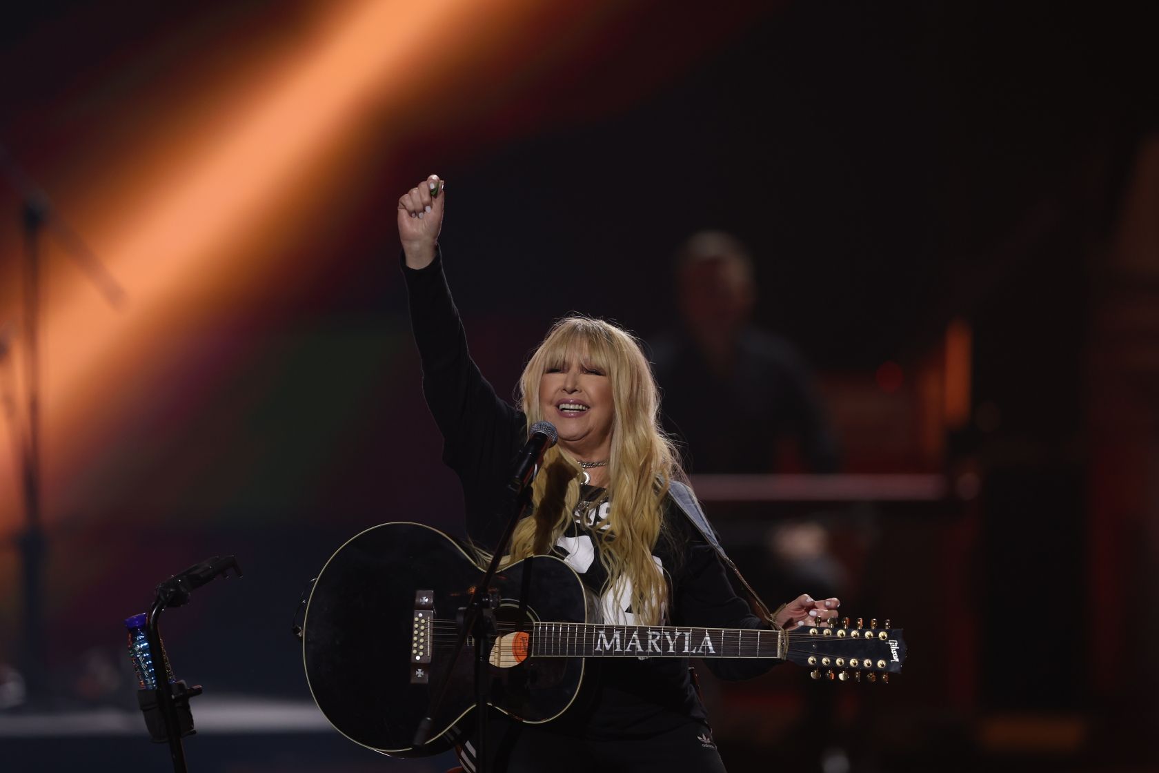 Fani patrzą na Marylę i przecierają oczy. To naprawdę ona? Co się stało z 80-letnią gwiazdą?