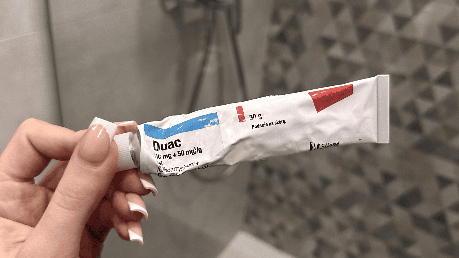 Krostki znikają w oczach. Dwa apteczne hity na trądzik, które po prostu musisz znać