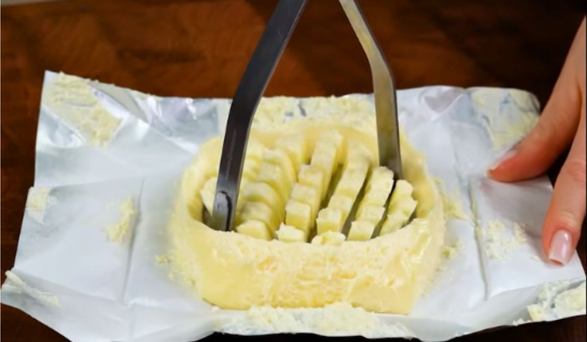Tłuczek wbity w masło