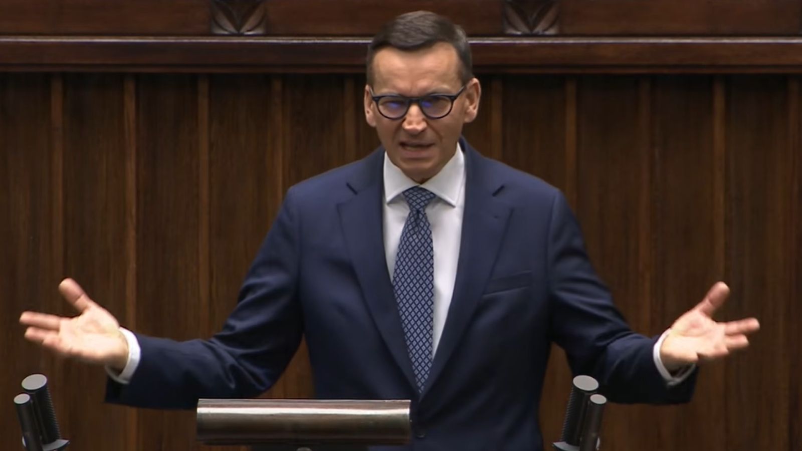 Posiedzenie Sejmu. Mateusz Morawiecki o budżecie: "powiązany na trytytki"
