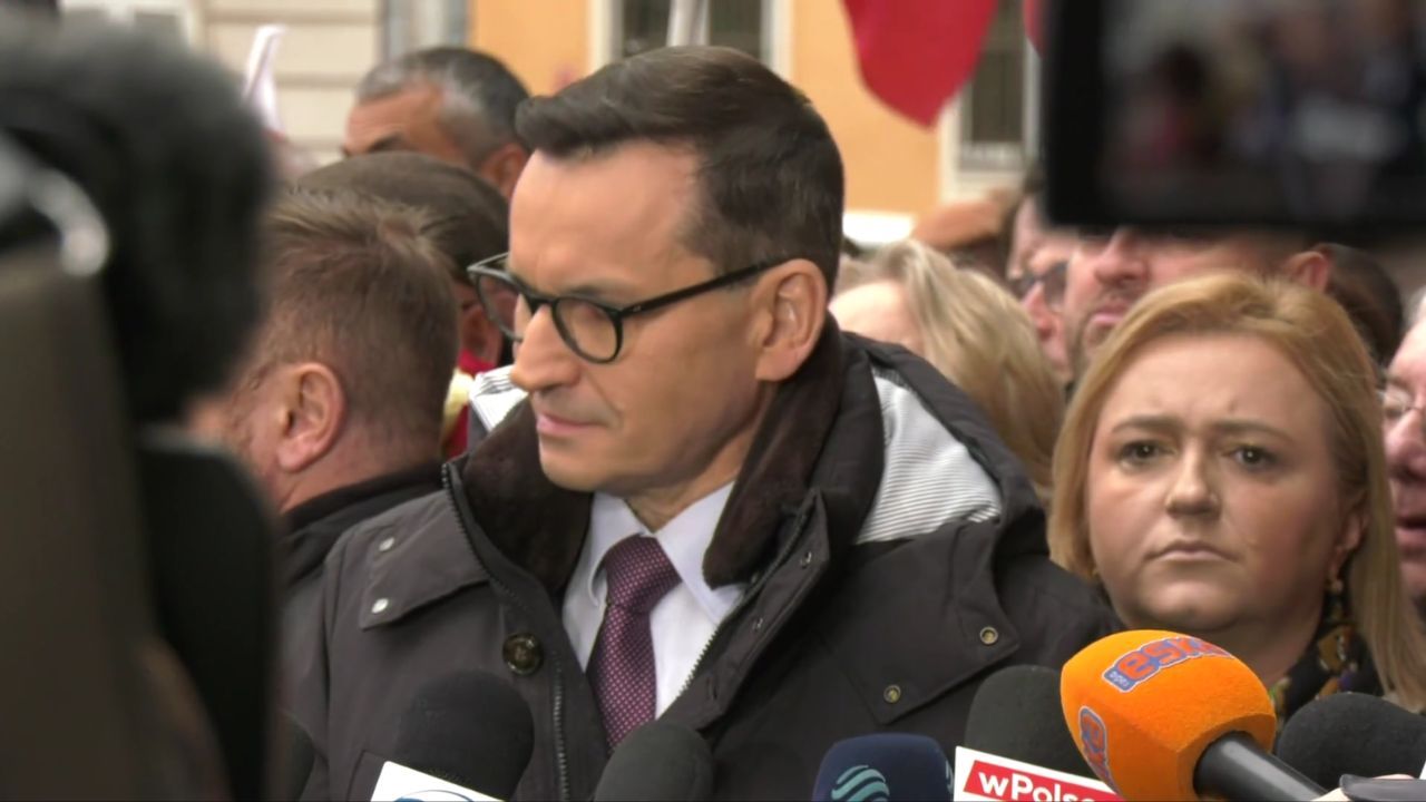 Mateusz Morawiecki przed Prokuraturą Okręgową w Warszawie