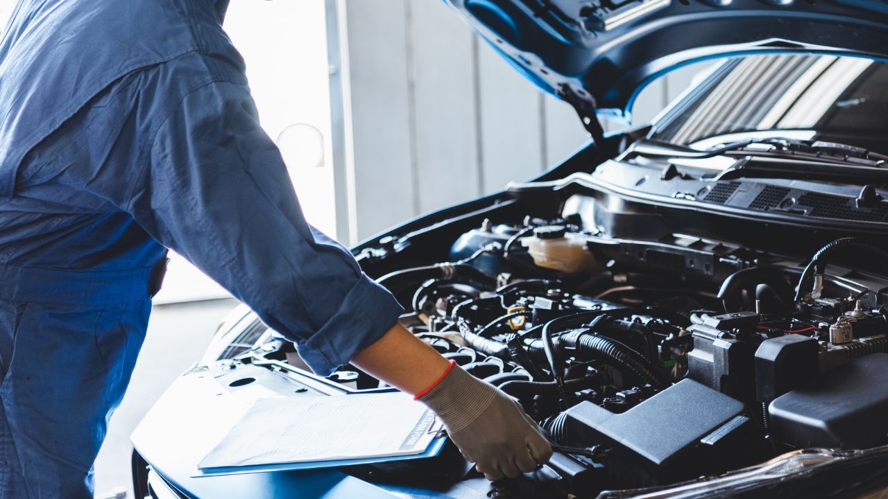 Pamiętaj o tym podczas wizyty u mechanika. Wielu kierowców wpada w te pułapki