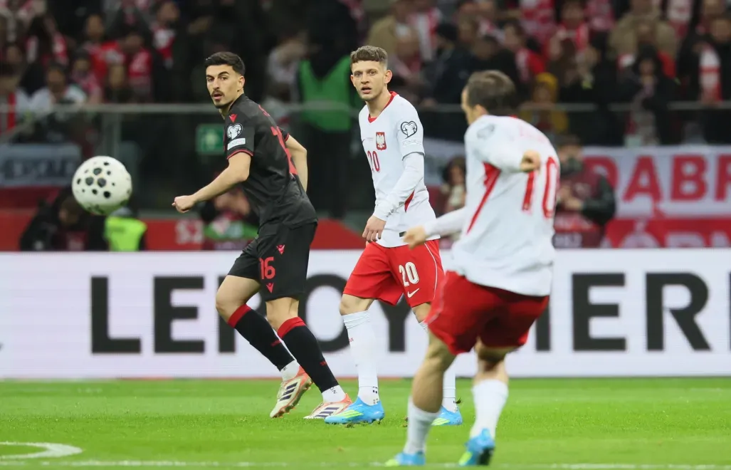 Jan Bednarek wyląduje na ławce rezerwowych po wpadce? Ekspert nie ma wątpliwości