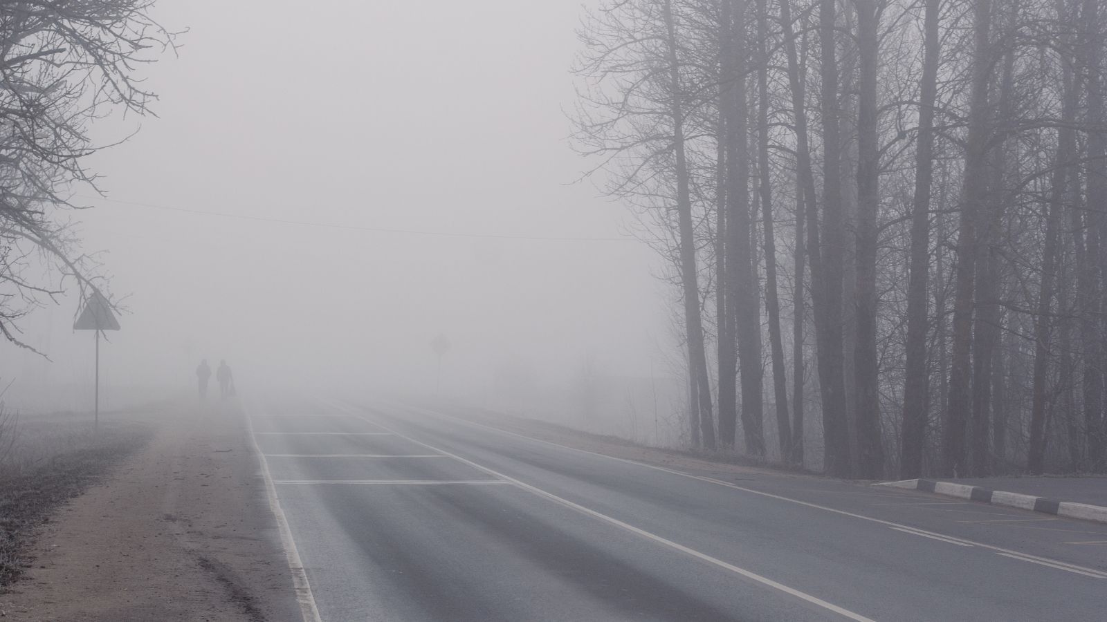 IMGW wydało ostrzeżenie. W niedzielę i poniedziałek niebezpieczne warunki pogodowe