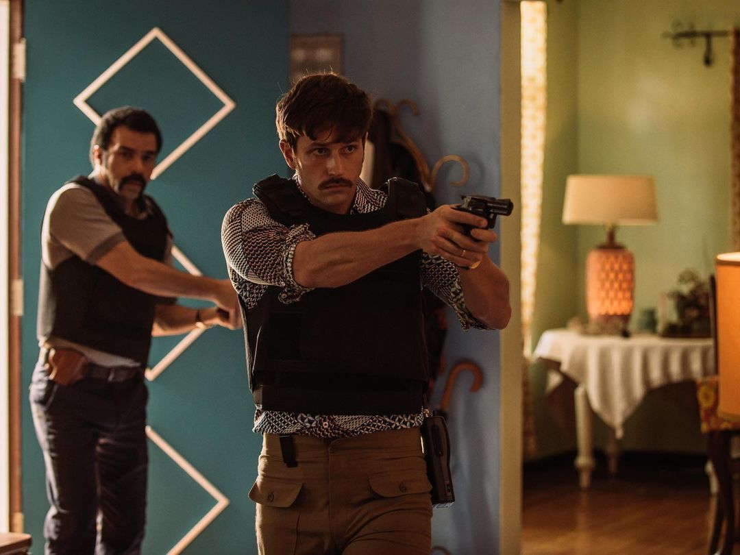 Michał Malinowski nagle zniknął z Polski. Teraz robi karierę za granicą i TAK wygląda. Dostrzegli go twórcy "Elite"!