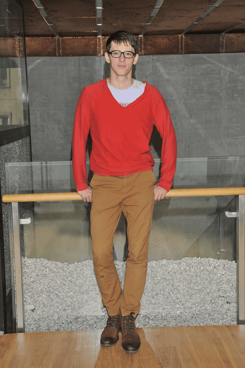 Coming out krótko po ślubie. Gwiazdor polskich seriali miał żonę i syna, publicznie wyznał, że jest gejem