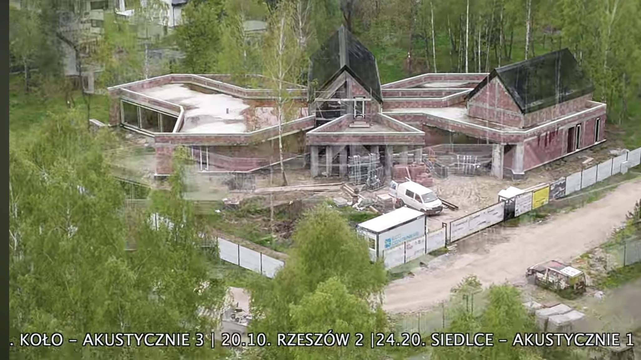 Michał Wiśniewski pochwalił się budową domu, fot. YouTube