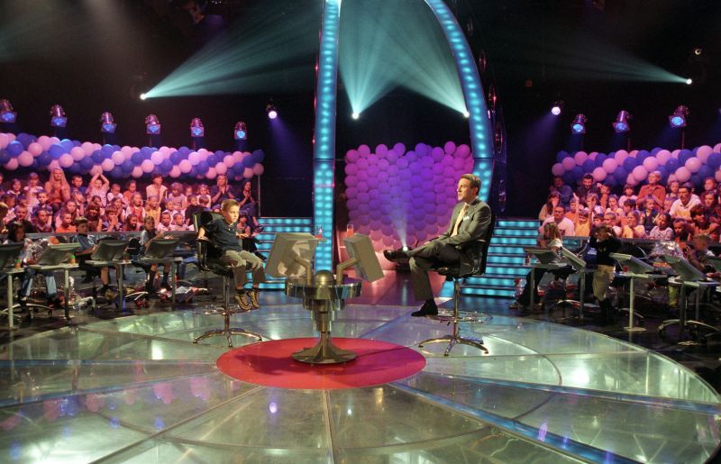 Niewiarygodne sceny w "Milionerach". Urbański musiał sam odpowiedzieć na pytanie. Pierwszy raz w historii!