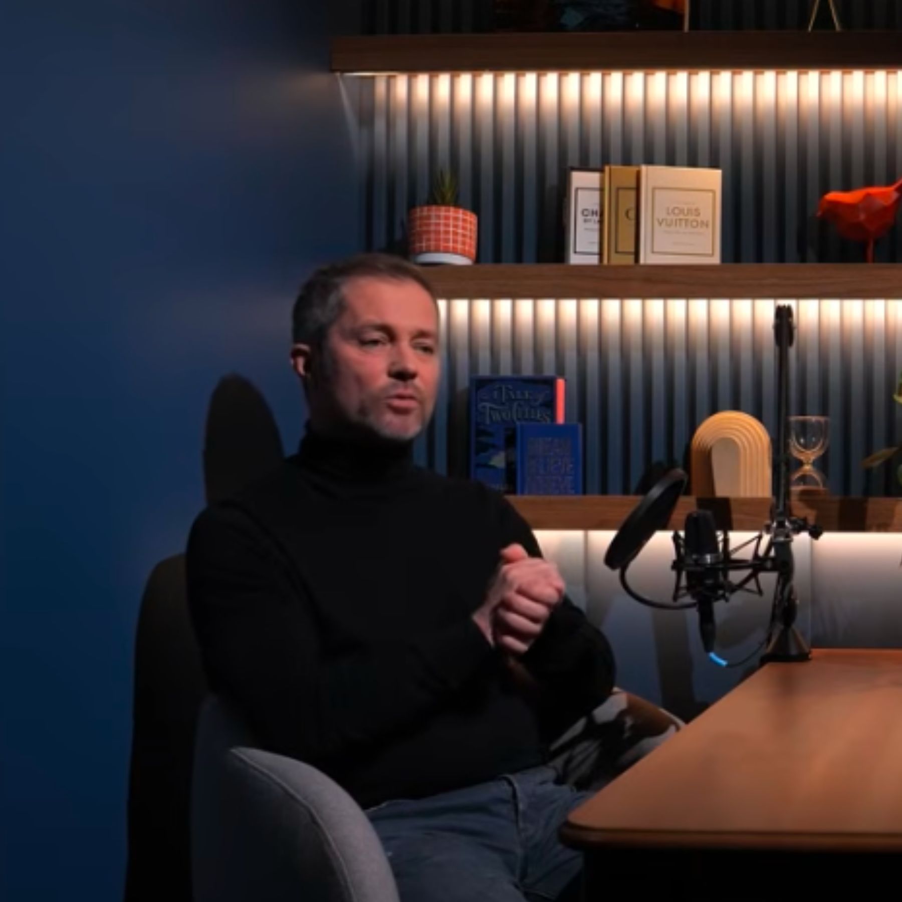 Misha Kostrzewski bez ogródek o Rozenek. Taka jest jego siostra, gdy gasną kamery