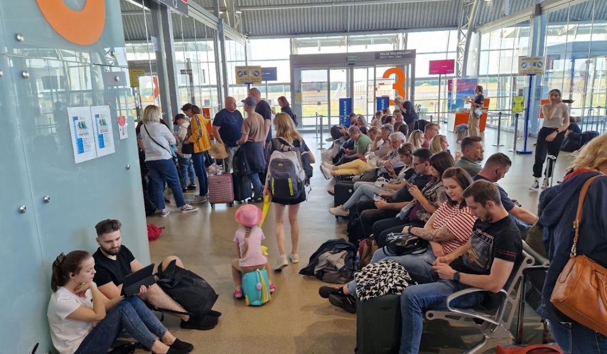 35-latek "groził, że spali lotnisko". Interwencja służb w Modlinie