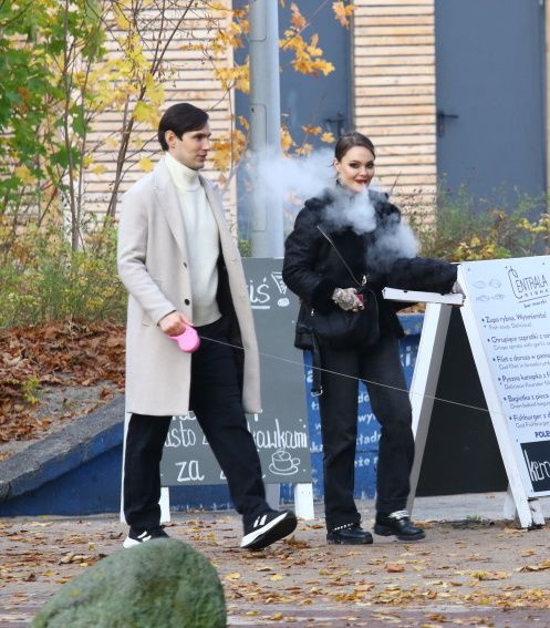 Monika Miller na romantycznym spacerze z chłopakiem w Sopocie. Cała Polska patrzy na to nosidełko