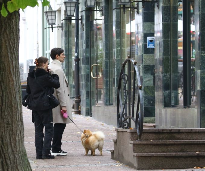 Monika Miller na romantycznym spacerze z chłopakiem w Sopocie. Cała Polska patrzy na to nosidełko