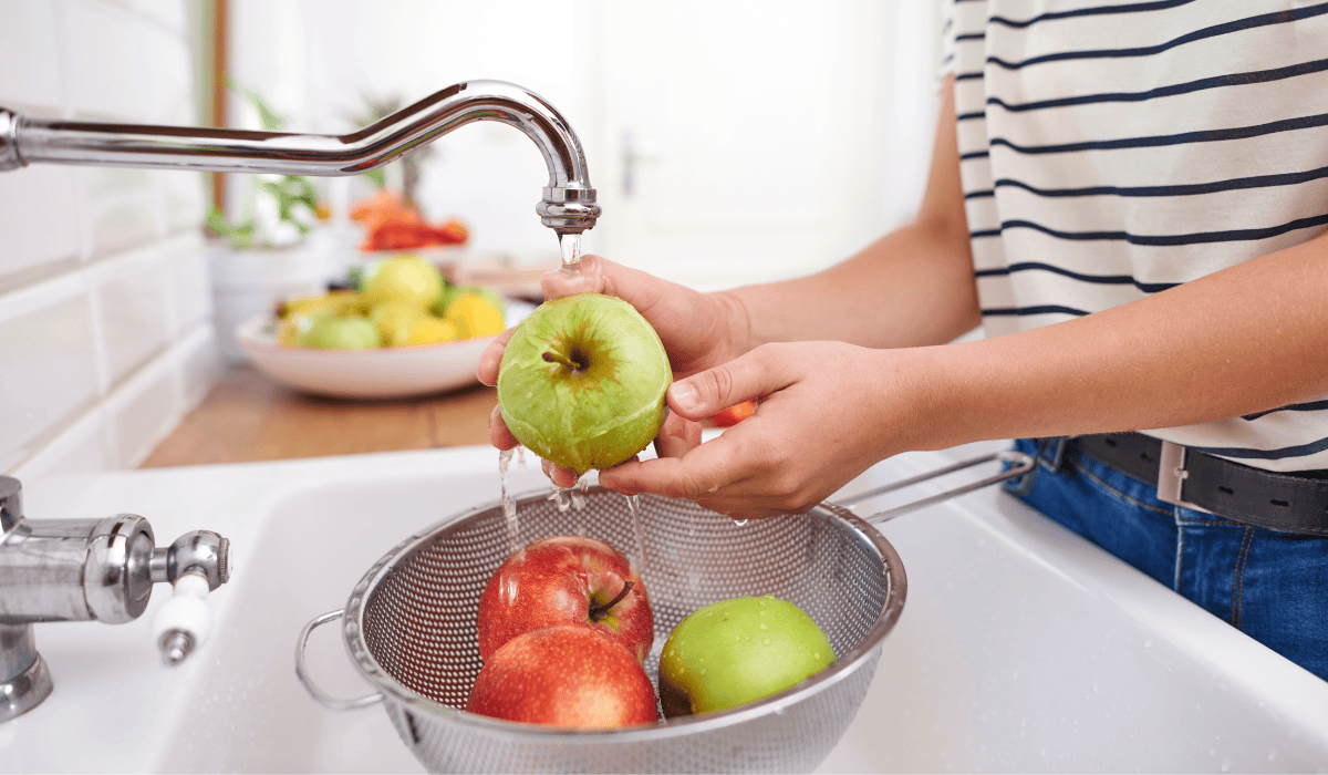 Mycie owoców 