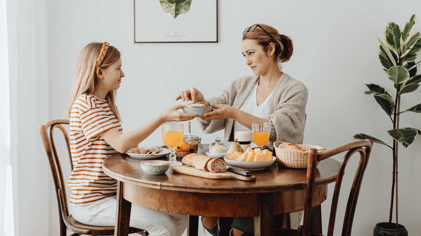 O której godzinie najlepiej jeść śniadanie? Dietetyk kliniczny o „oknie metabolicznym”