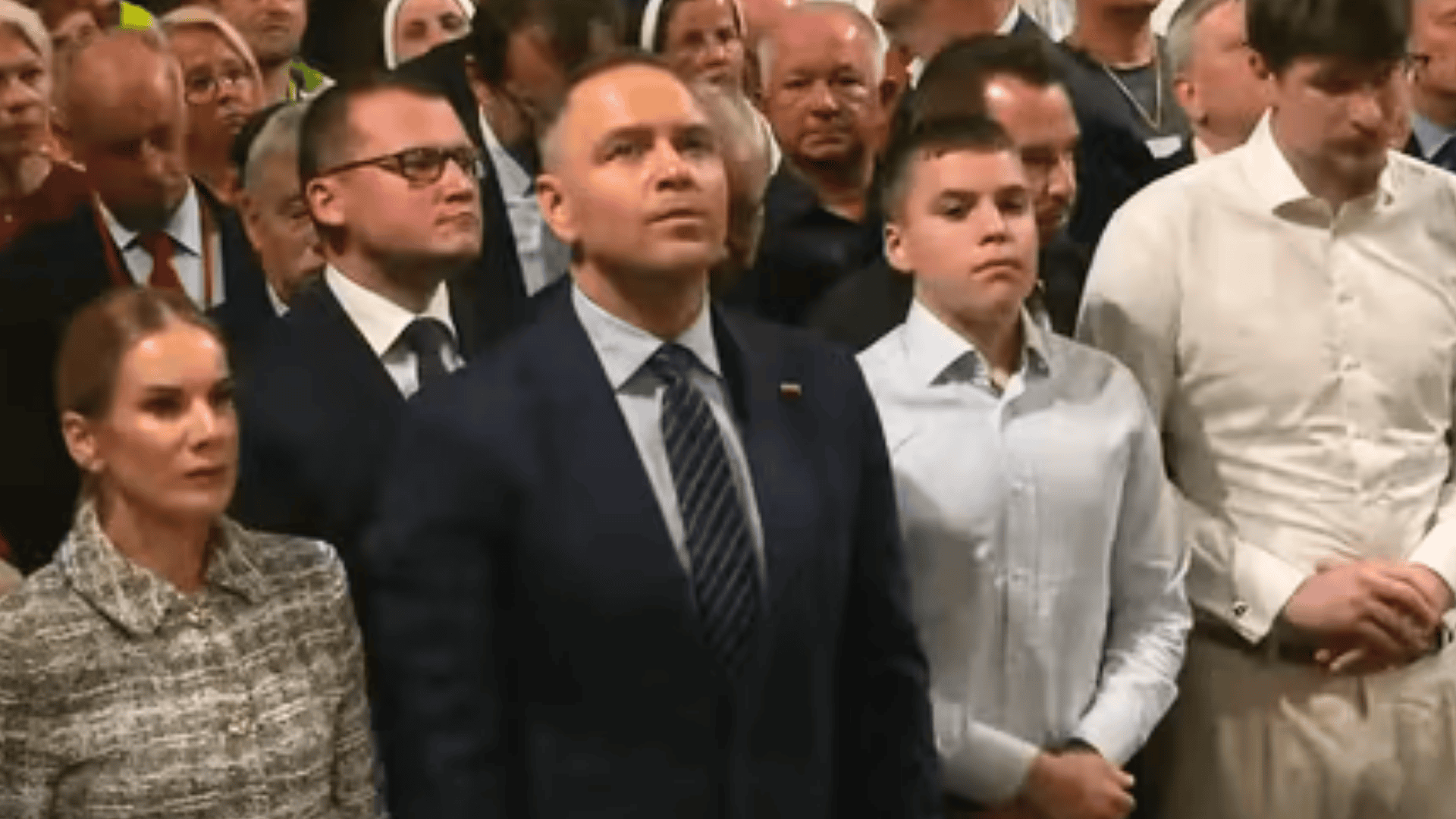 Za chwilę zaprzysiężenie, a Nawrockich przyłapali na Jasnej Górze. Sensacja przy obrazie