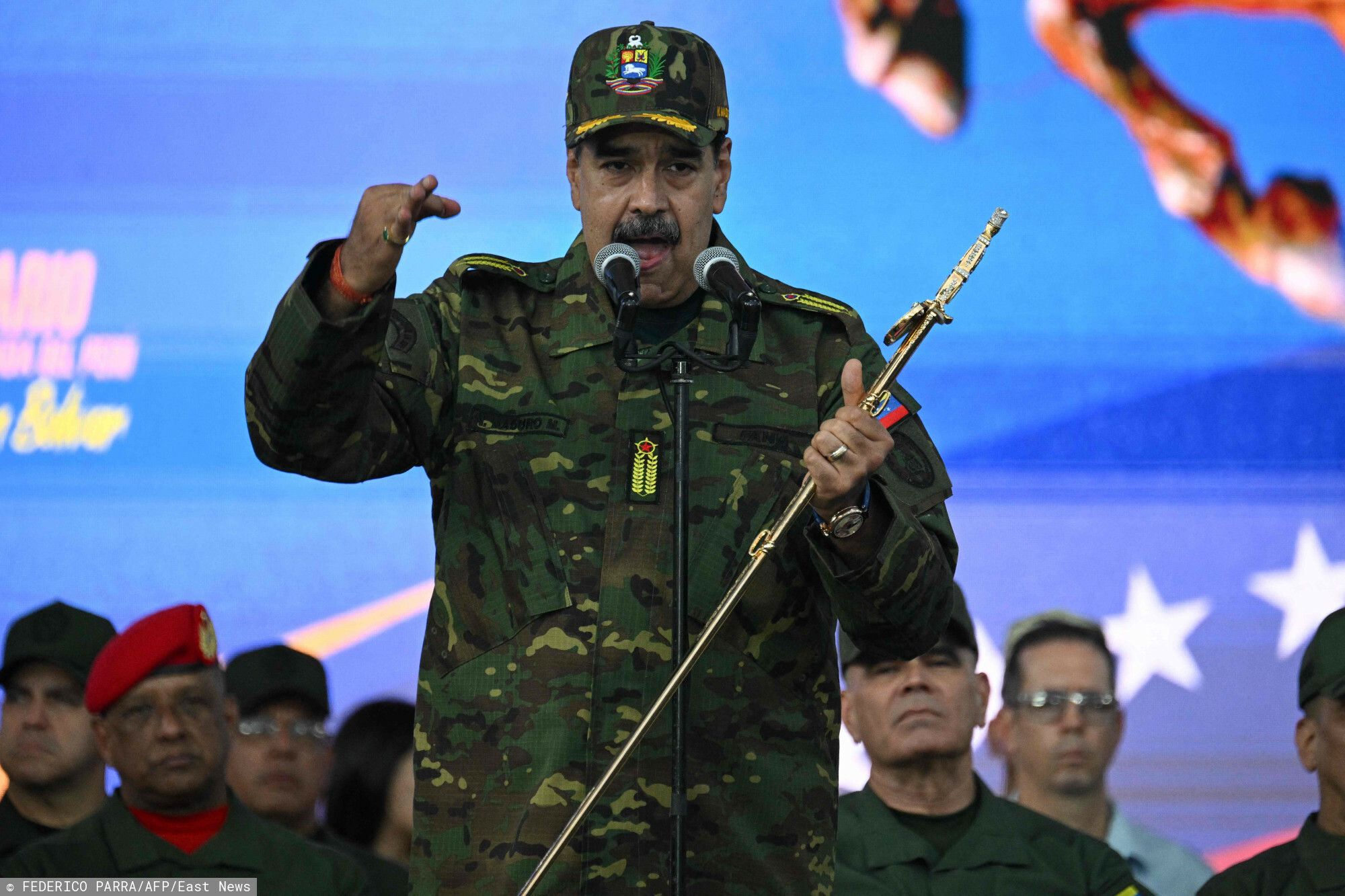 MSZ ostrzega Polaków przed podróżą. Rajska wyspa na skraju wojny, linie lotnicze odwołują loty