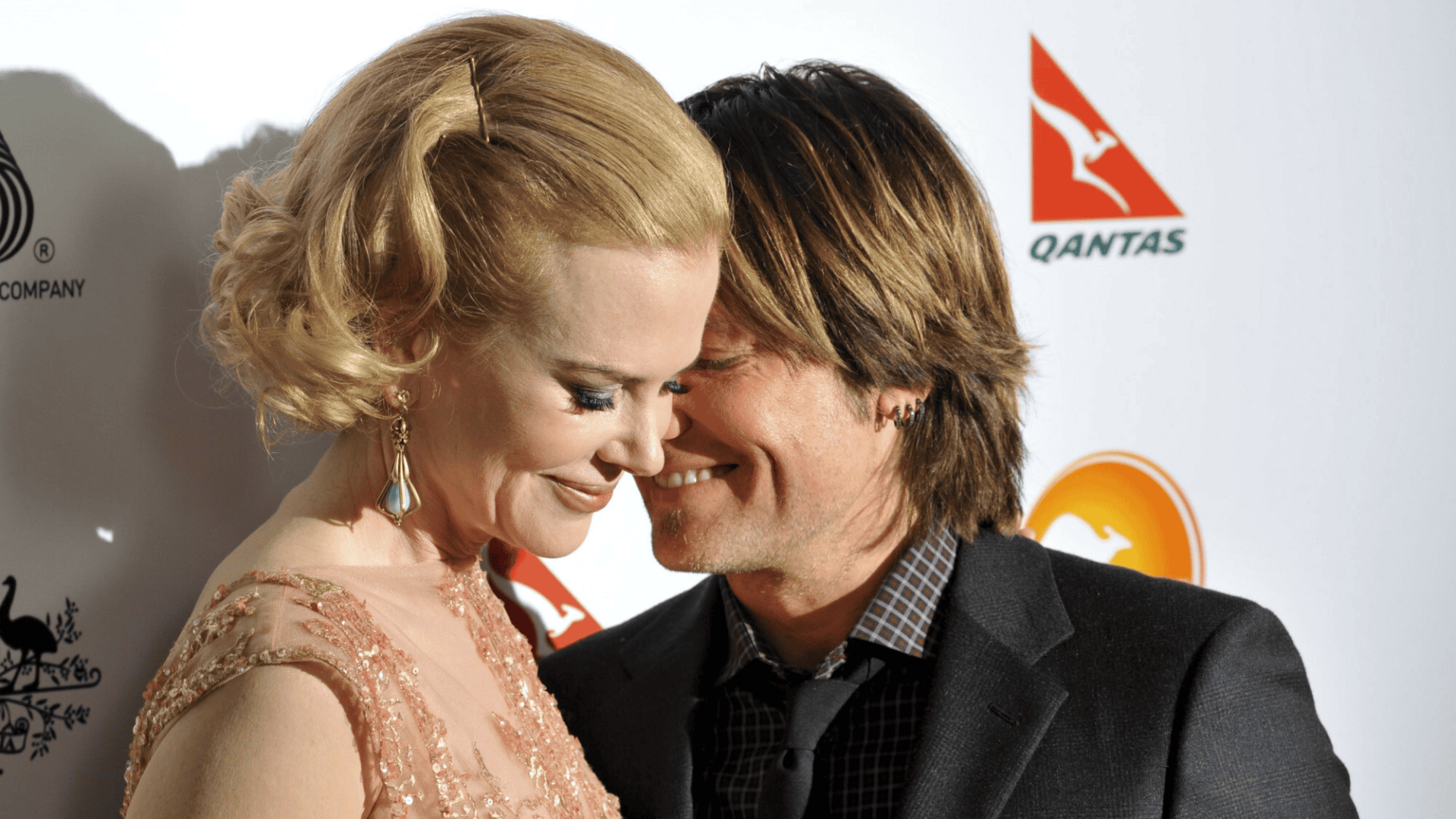 Zostawił ją po 19 latach małżeństwa. "Rzucił papierami". Przykre szczegóły