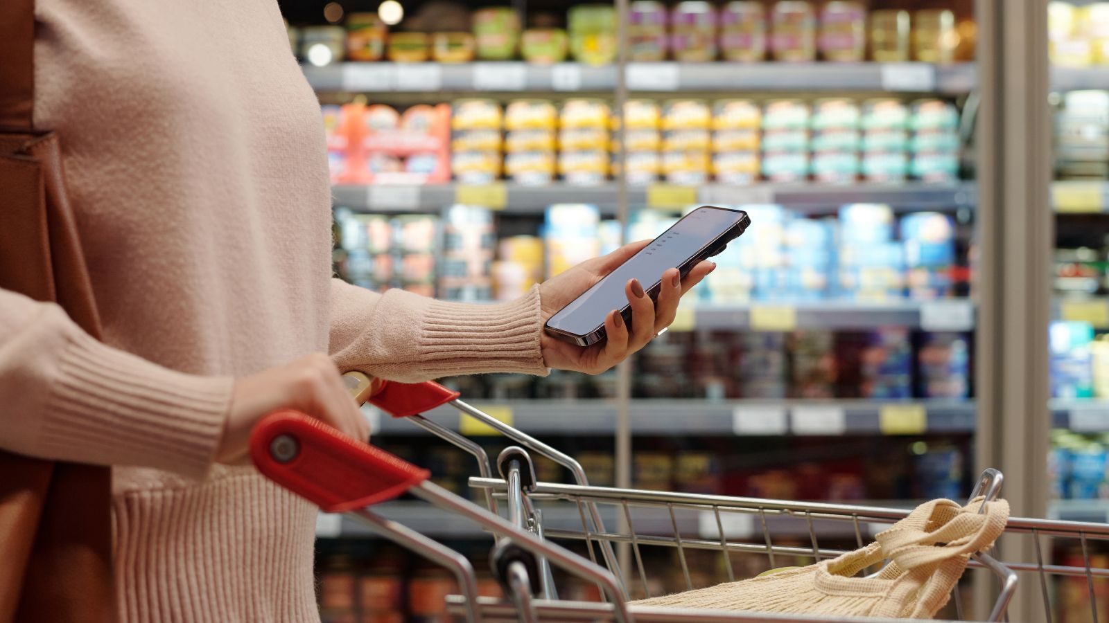 Czy 19 kwietnia to niedziela handlowa? W tych sklepach zrobicie dziś zakupy