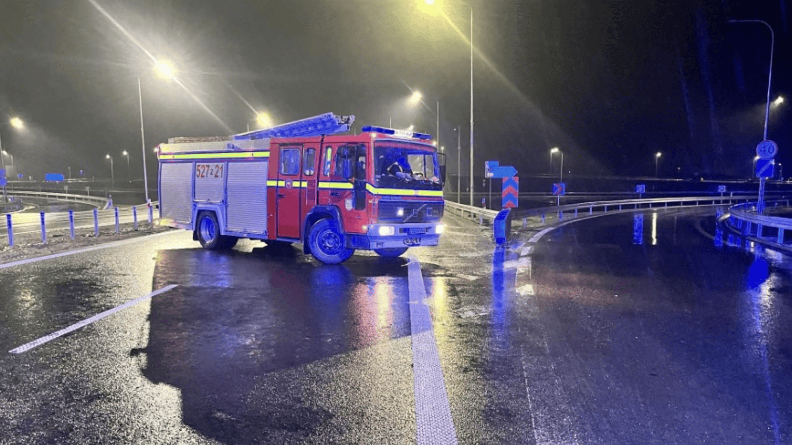 Droga ekspresowa S6 pod wodą. Kierowcy stoją w korkach. Poważne utrudnienia