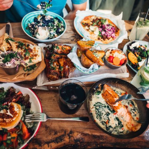 Seniorzy dostaną darmowe posiłki. Rusza poczta obiadowa, obejmie 1300 osób 