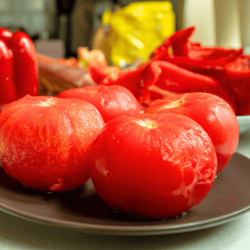 Obieranie pomidorów ze skórki nie zawsze konieczne.png