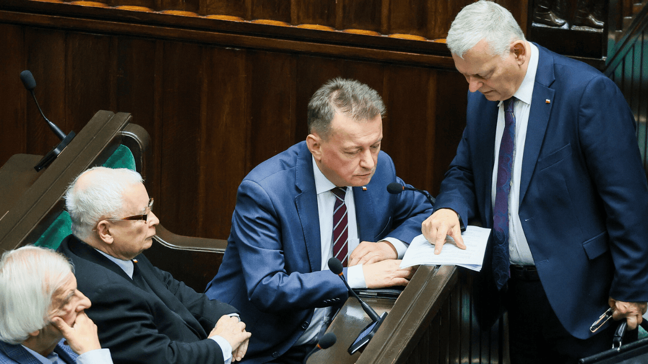Awantura na początek obrad Sejmu. Hołownia musiał reagować