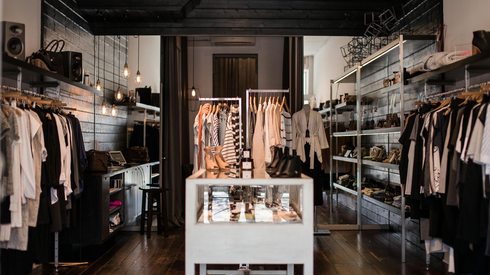 Nowy butik pojawił się w Polsce. To debiut skandynawskiej marki na polskim rynku