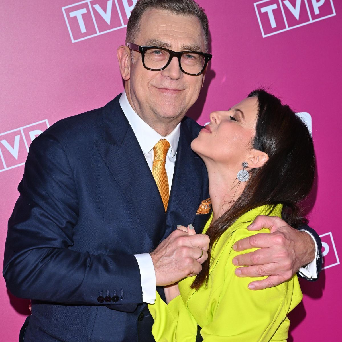 Dziennikarz TVP nie mógł oderwać od niej rąk. Dopiero na ściance się odpalili