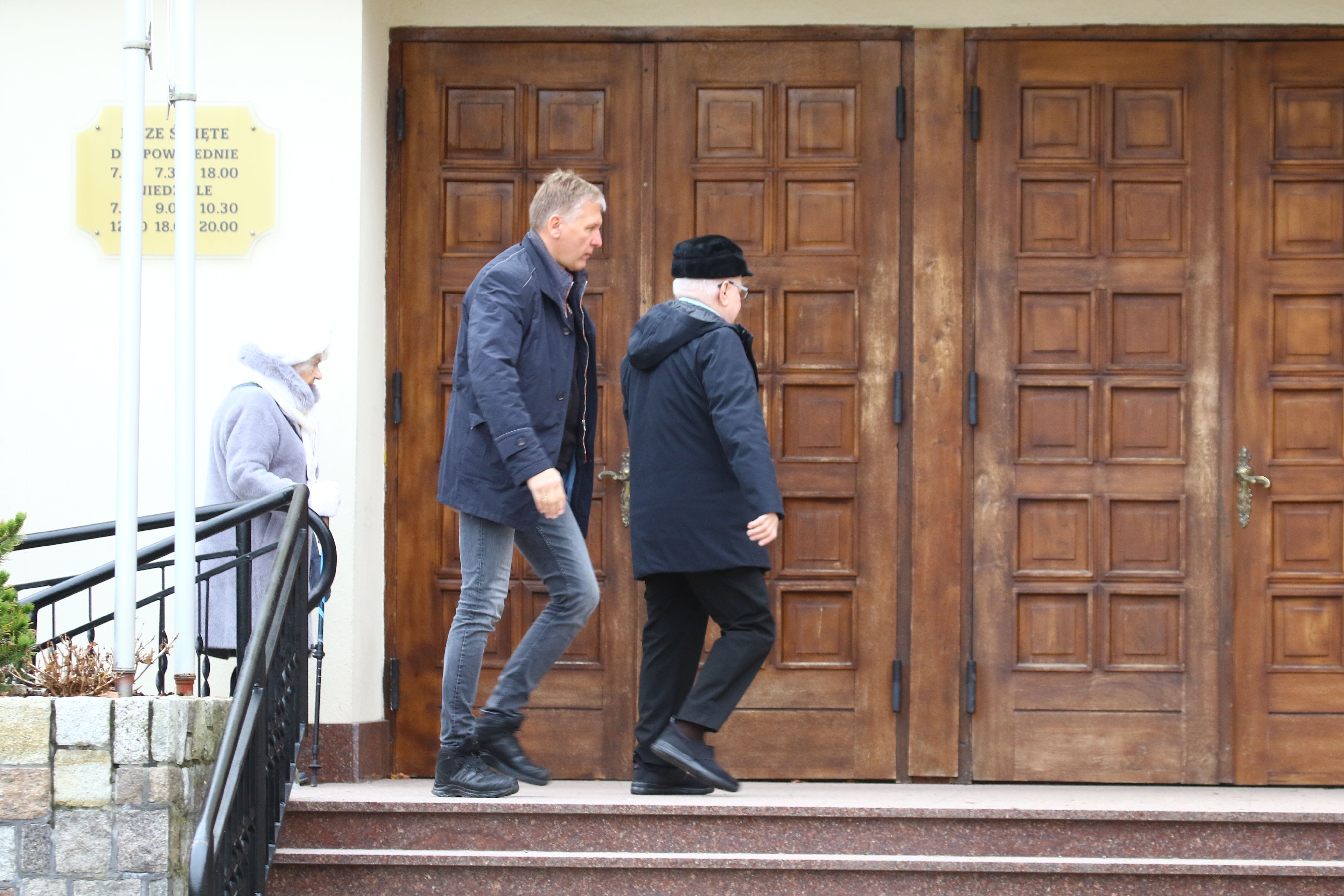 Przyłapaliśmy Lecha Wałęsę. "Grymas bólu" w Kościele