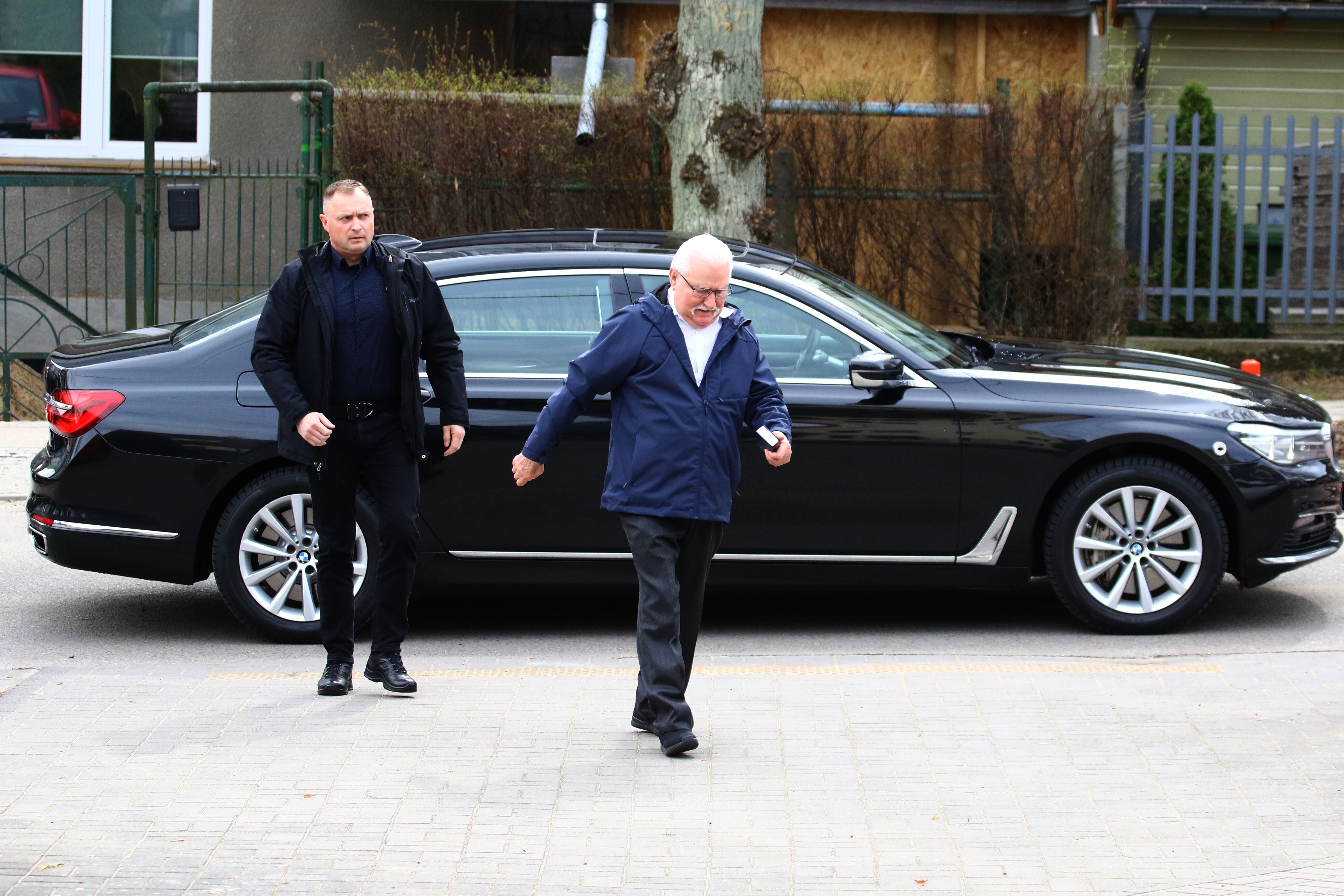 Przyłapaliśmy Lecha Wałęsę w Kościele na modlitwie. "Tym razem stało się coś, co nigdy wcześniej nie miało miejsca"