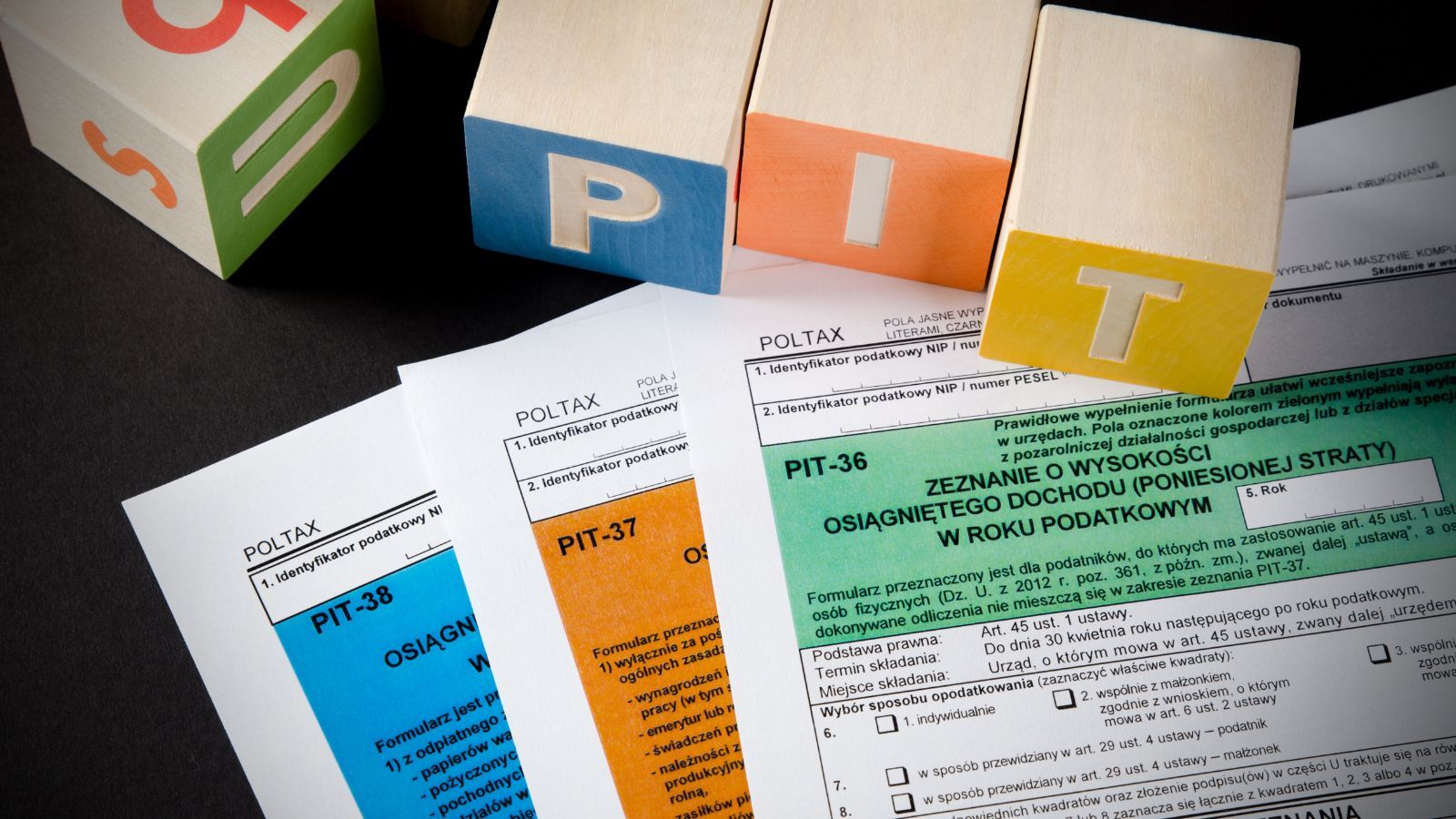Polacy mogą się nieprzyjemnie zaskoczyć podczas rozliczenia PIT. Większe zarobki nie zawsze ucieszą