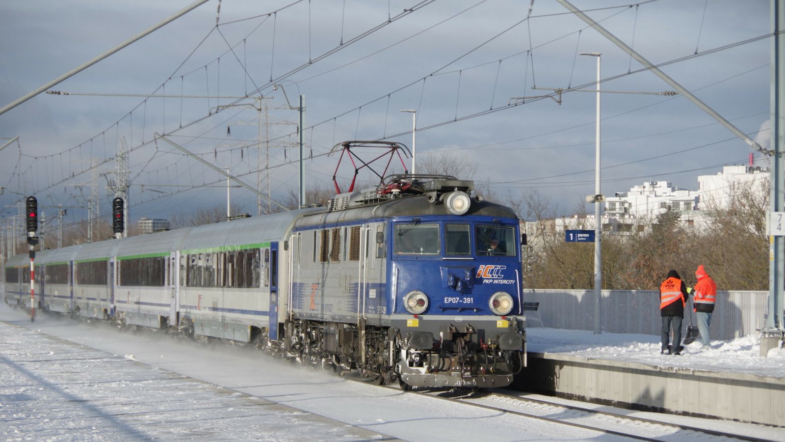 Niespodzianka dla pasażerów od PKP. Złotówka na bilet i cała Polska stoi otworem