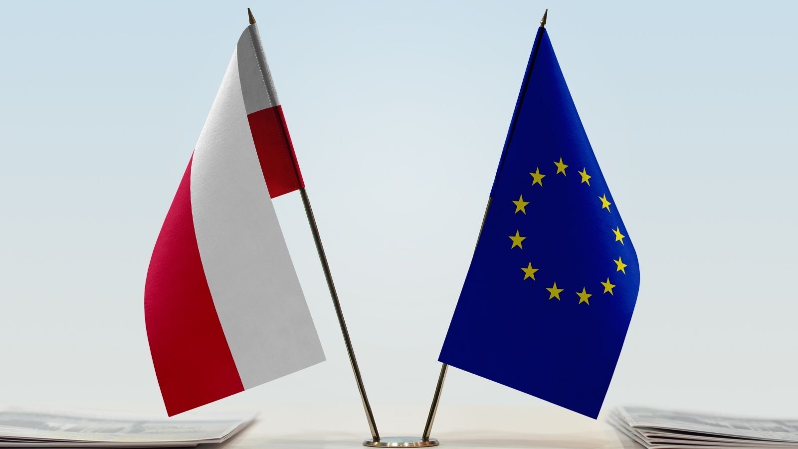 Najnowszy sondaż IBRiS na zlecenie Polsat News. Polacy odpowiedzieli na pytanie, czy chcą pozostać w UE