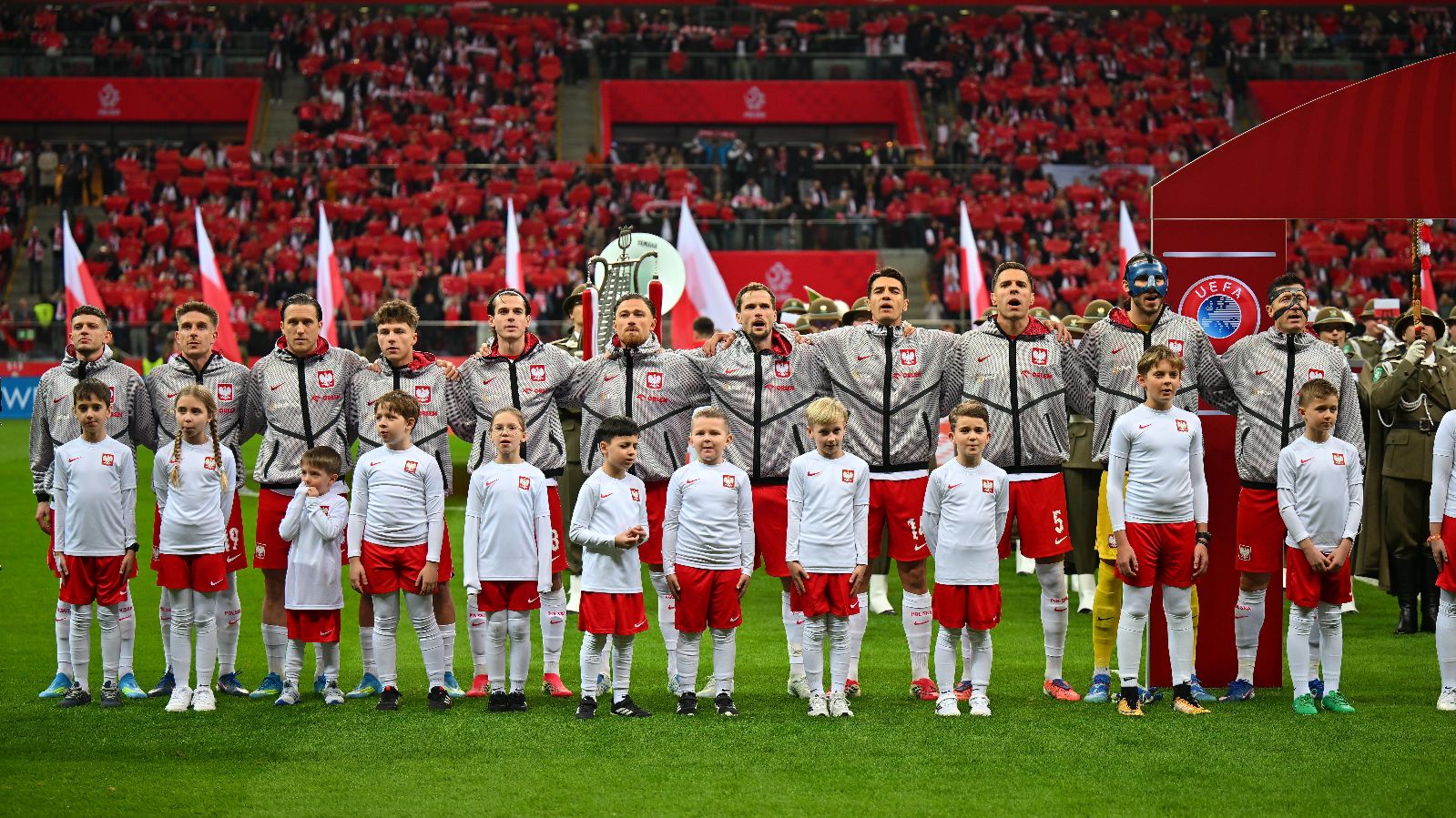 Jan Urban ogłosił powołania na mecze reprezentacji Polski. Jest zaskakujące nazwisko