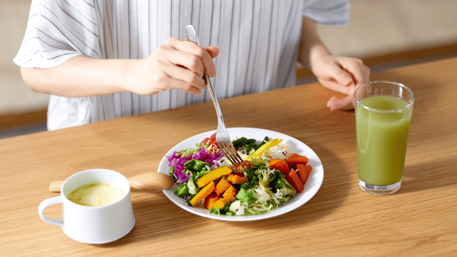 Stan zapalny na talerzu. Te produkty karmią chorobę, nawet jeśli uchodzą za „zdrowe”