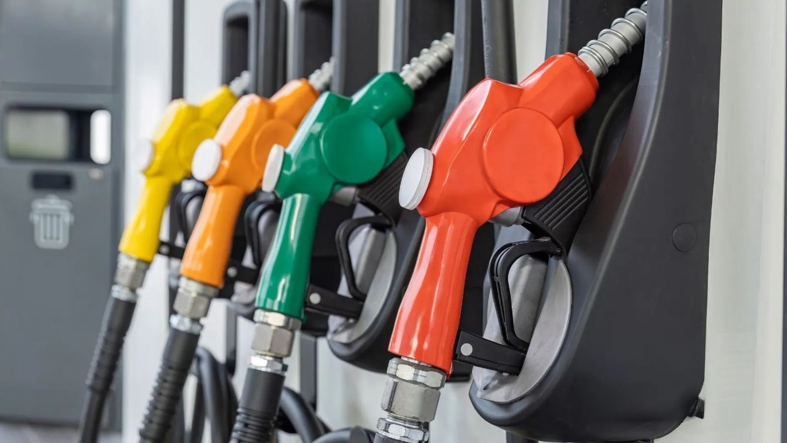 Tyle wyniosą ceny paliw w majówkę. Podano konkretne wyliczenia