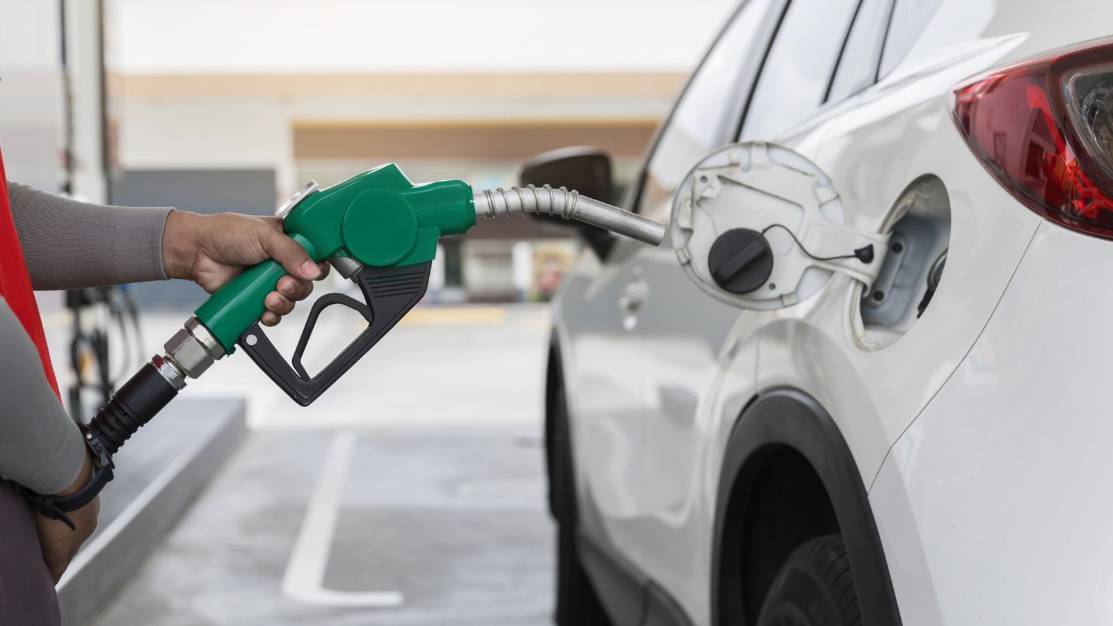 Ceny paliwa w Polsce wystrzeliły w górę. Tutaj zatankujesz najtaniej