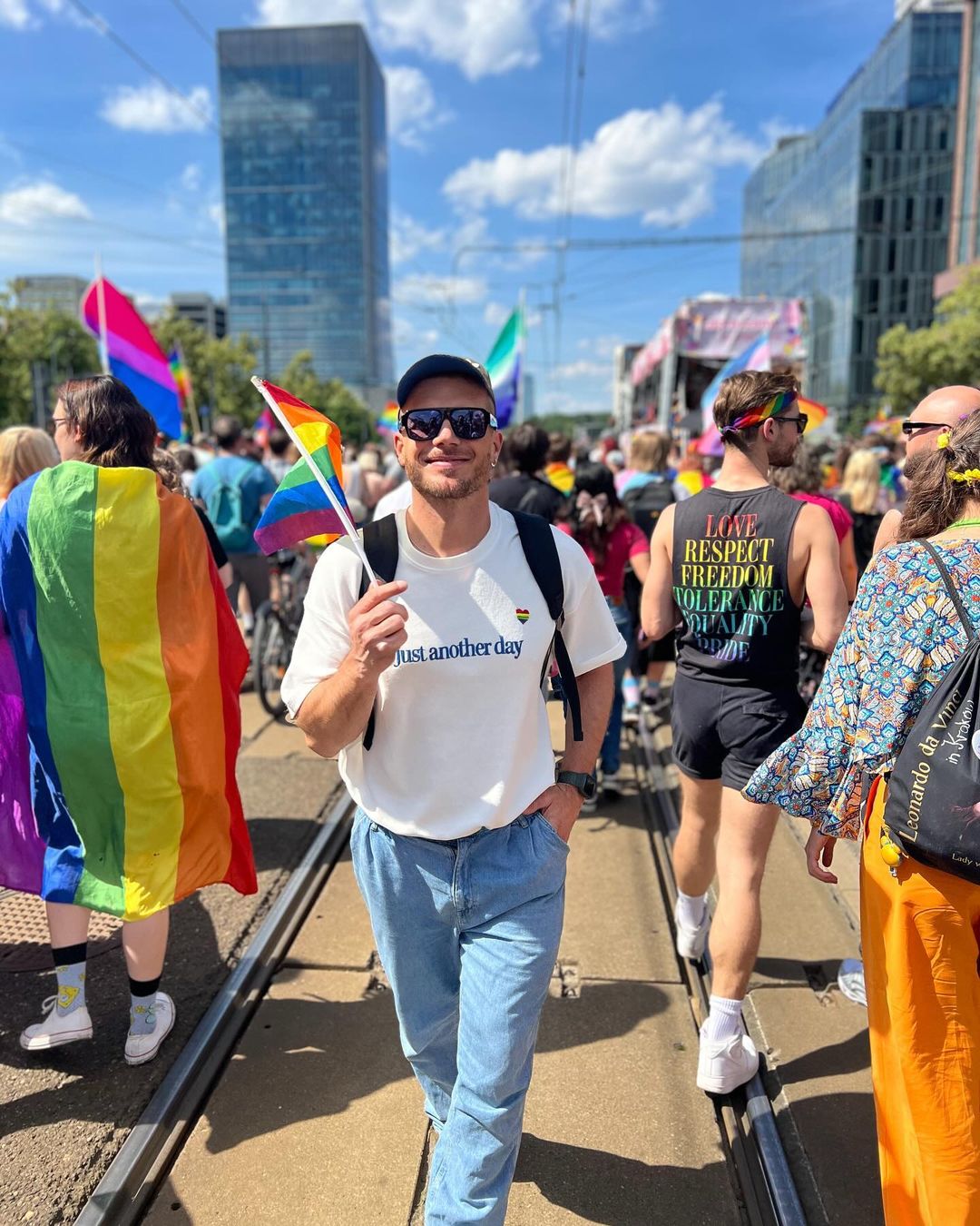 Parada Równości 2024, zdjęcia gwiazd, kto przybył, gwiazdy wspierające LGBT