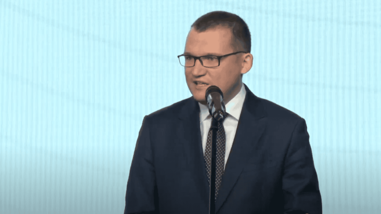 Reakcja PiS na "kibolską ustawkę" Nawrockiego. Szef sztabu zaczął krzyczeć na dziennikarza