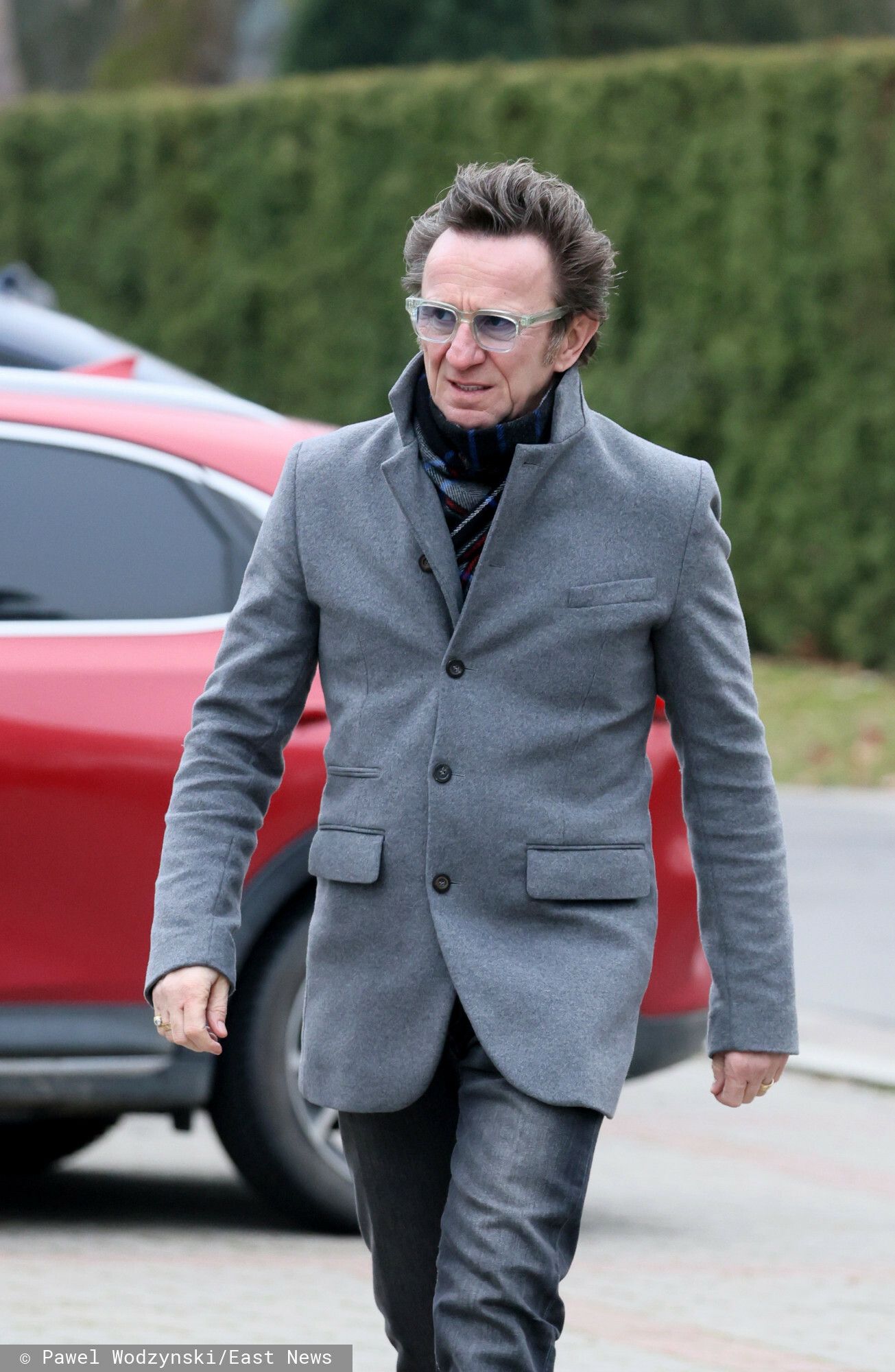 Miesiące temu zniknął z show-biznesu. Paweł Wilczak pożegnał Agnieszkę Maciąg