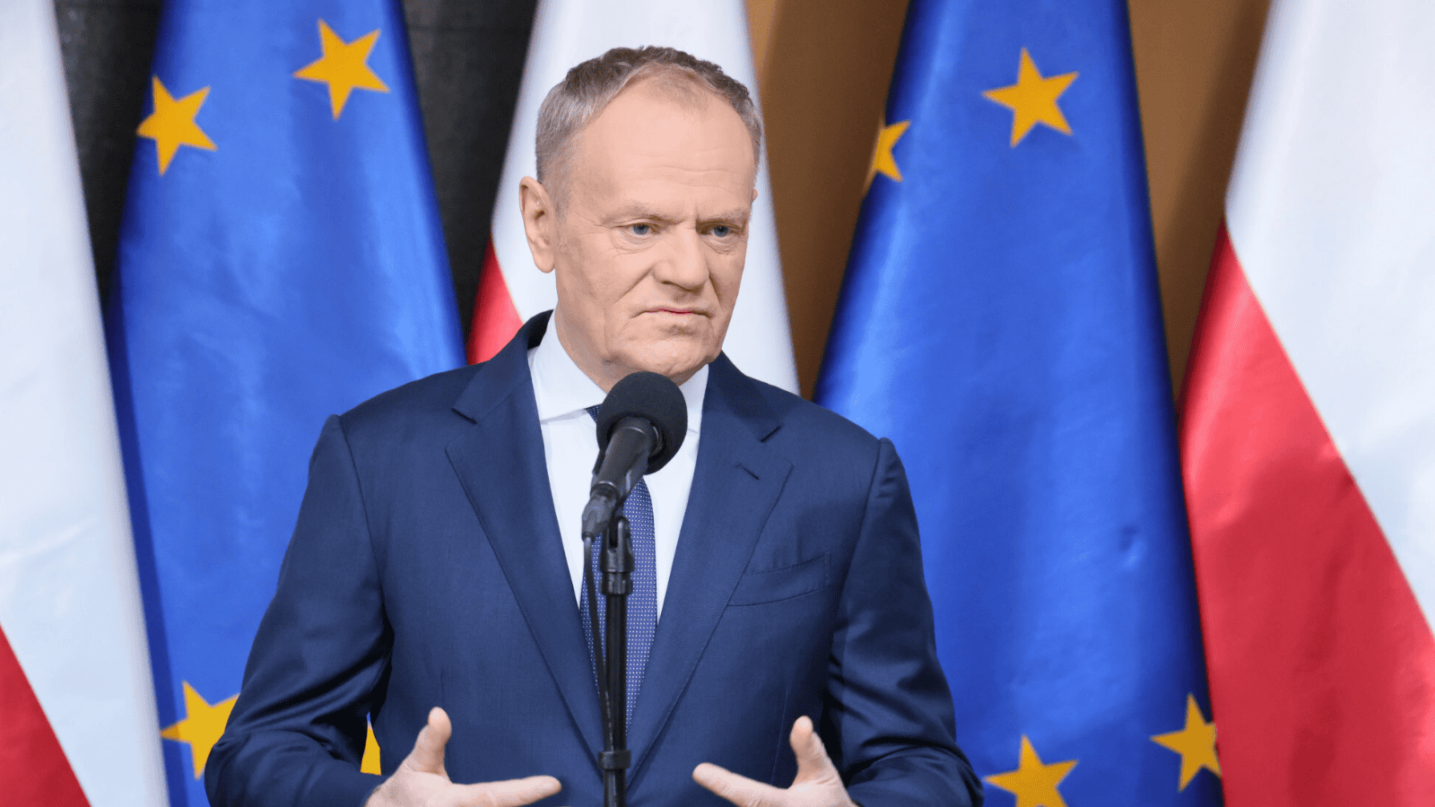 Donald Tusk odpowiedział na pytanie z sali. Jego reakcja zaskoczyła dziennikarzy