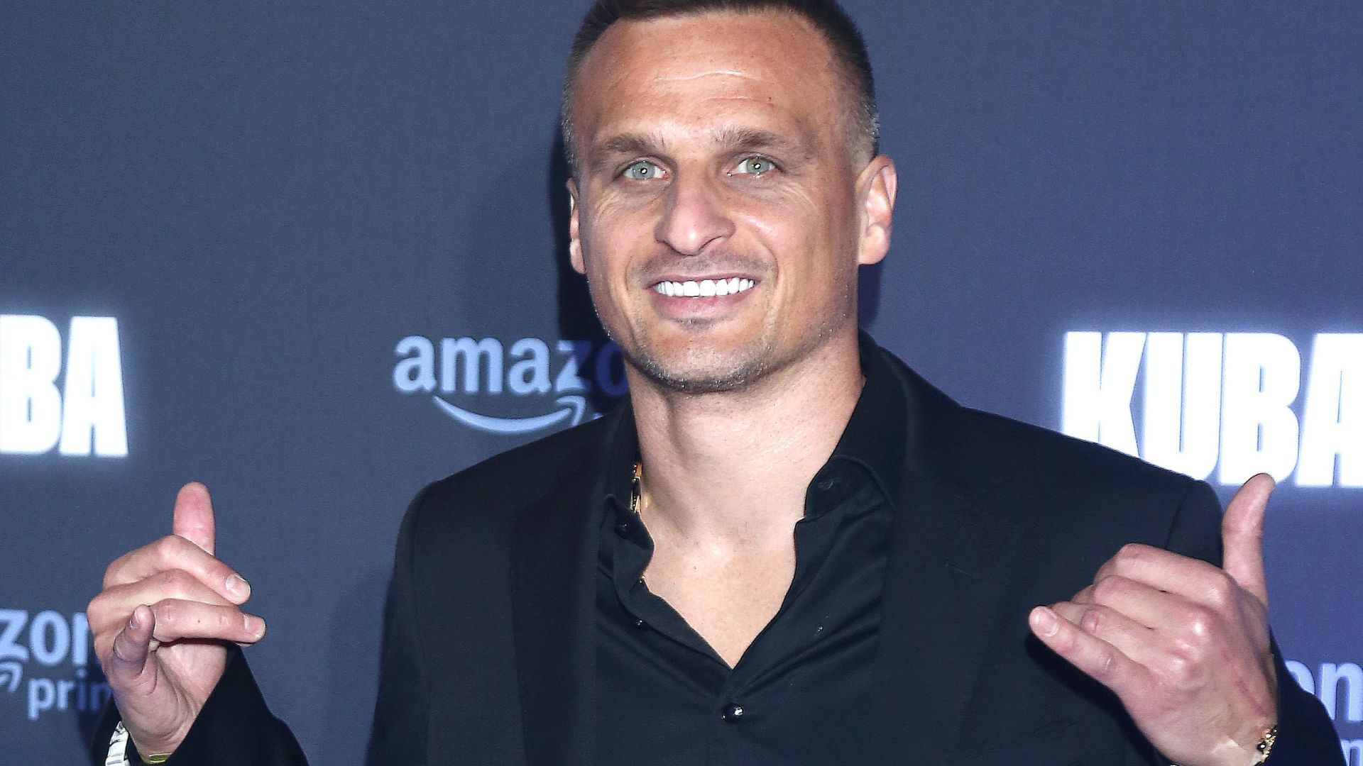 Tylko w Warszawie ma siedem mieszkań. Jego majątek robi wrażenie