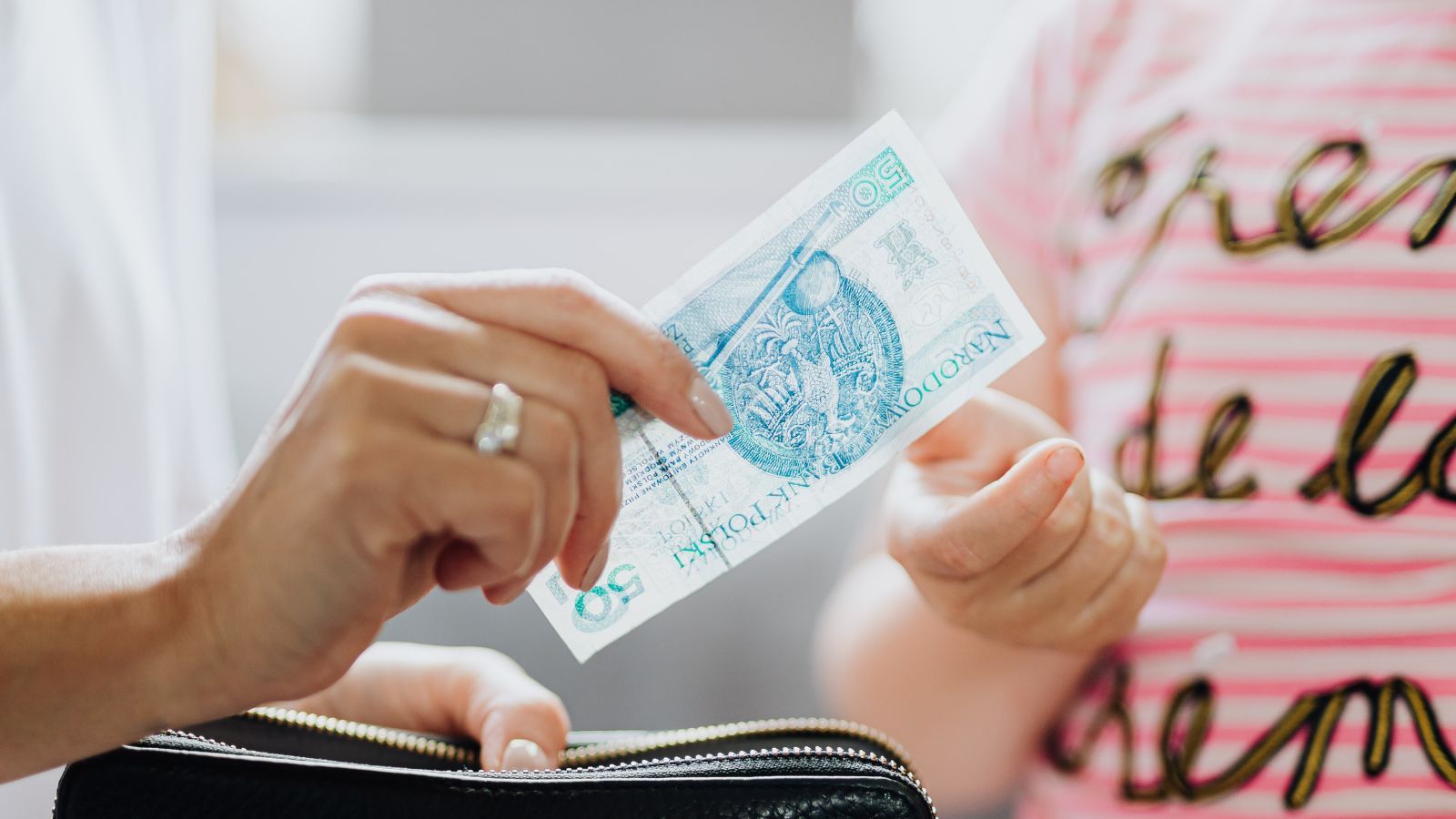 1000 zł miesięcznie na dziecko dla tej grupy rodziców. Nie każdy o tym pamięta, a zasady są proste