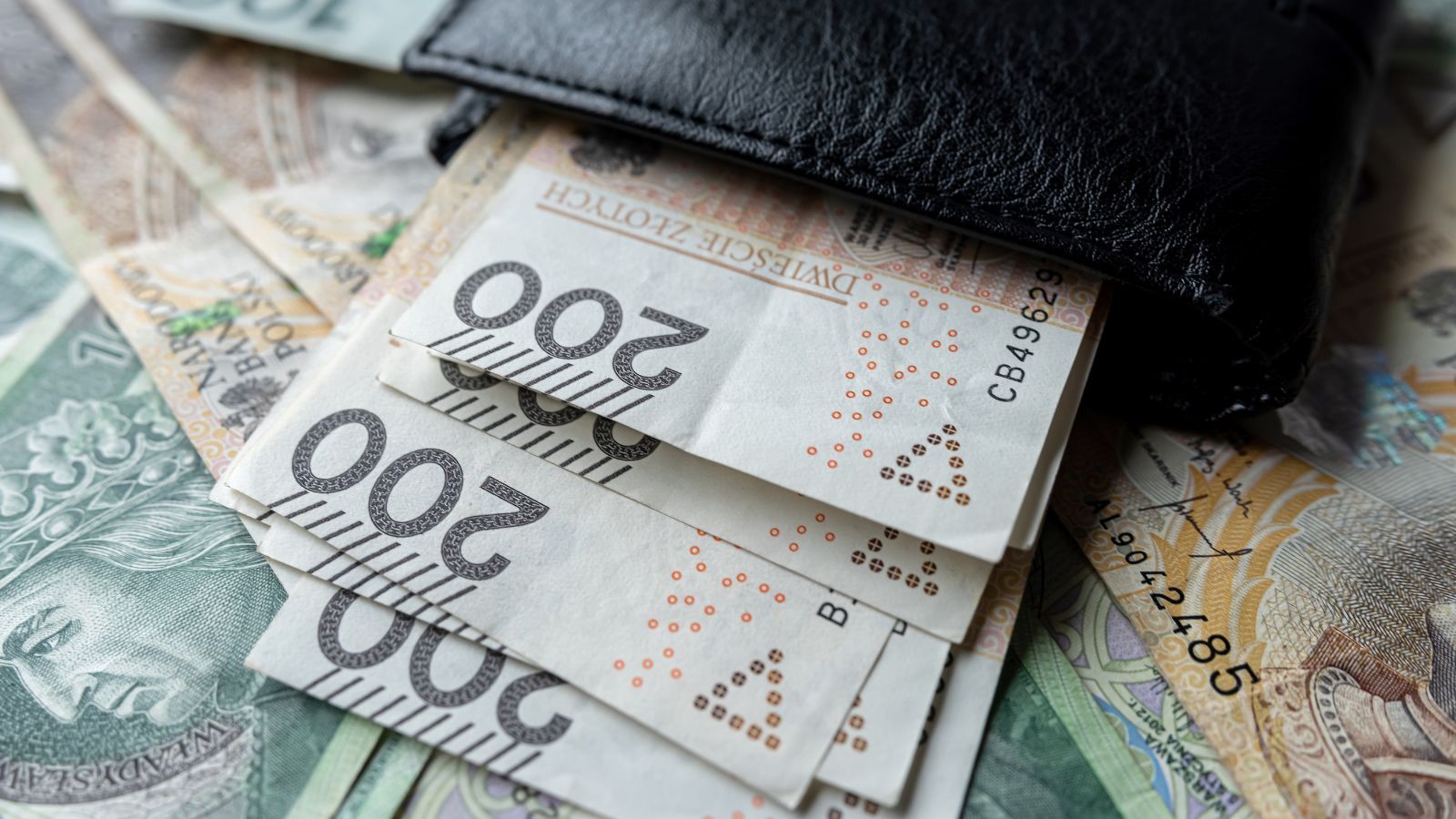 Waloryzacja świadczenia dla konkretnej grupy seniorów. Niemal 6 tys. zł "na rękę" od marca 2026