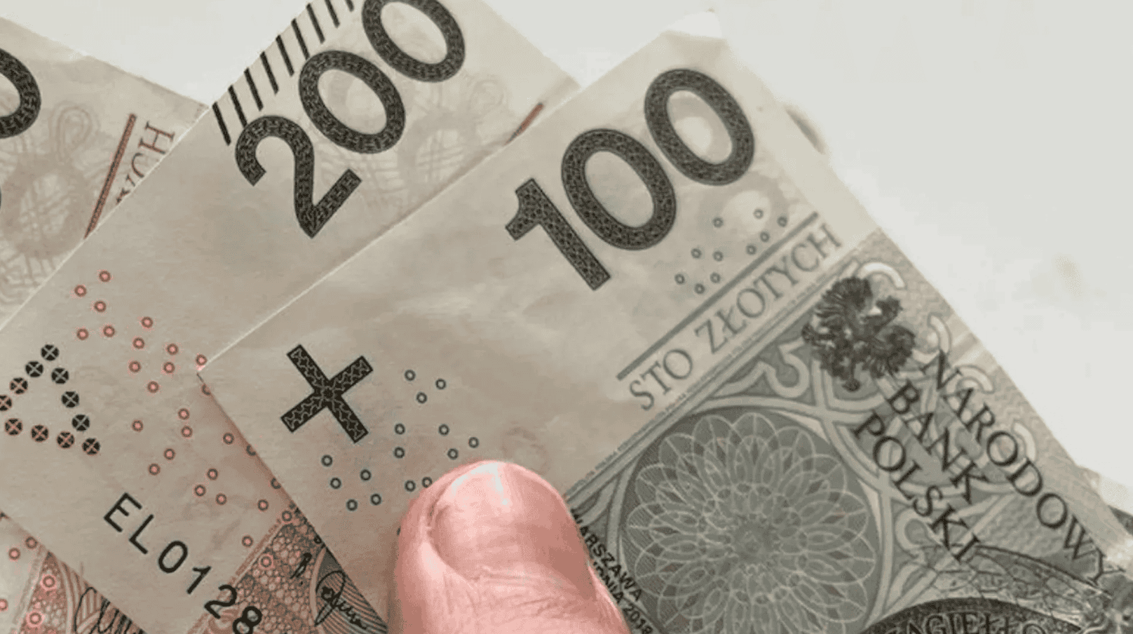 Pilne wieści dla seniorów, ZUS właśnie to ujawnił. Chodzi o waloryzację emerytur. Tyle dostaną "na rękę"