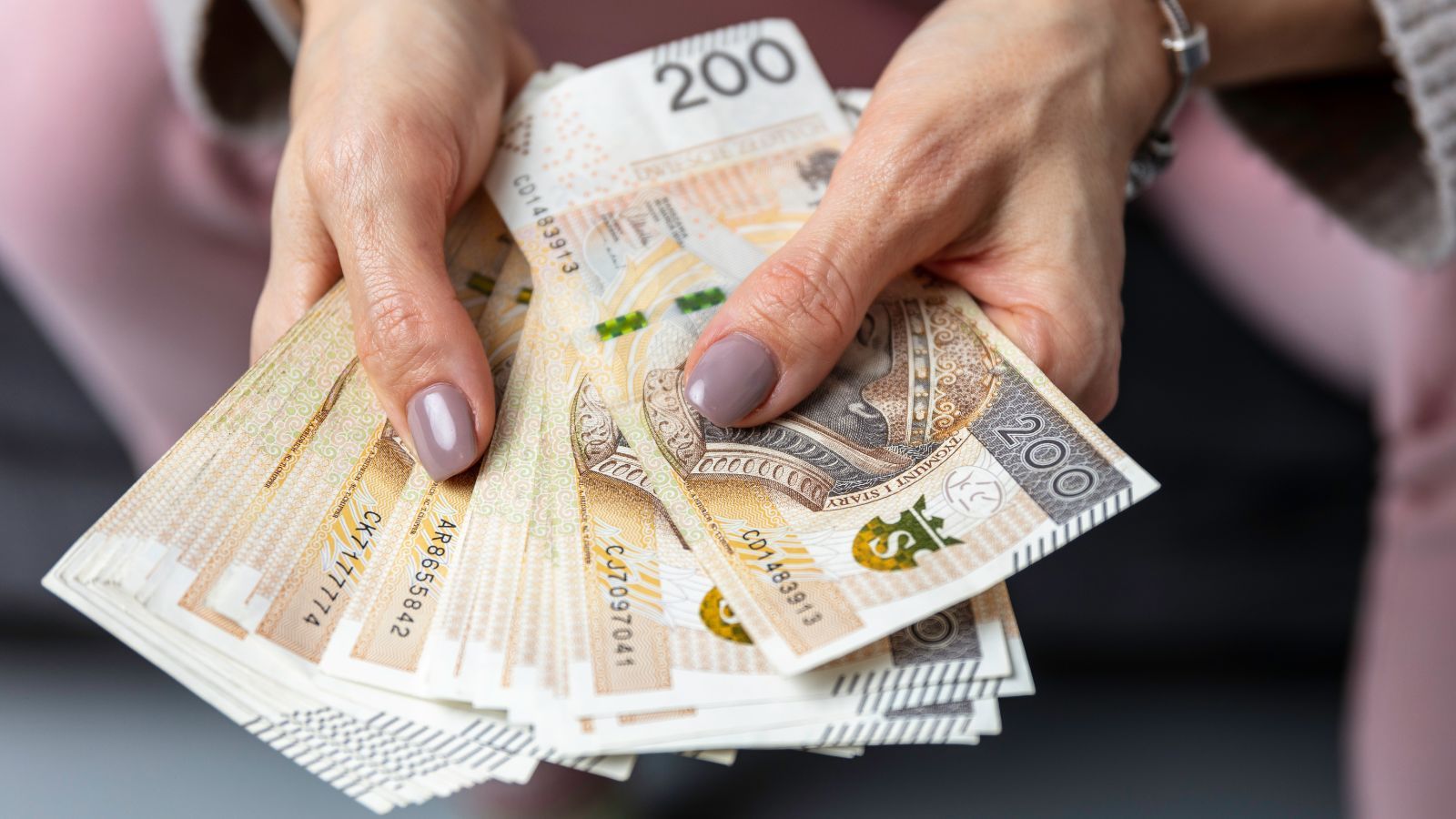 Dodatkowe 250 złotych dla ponad 100 tys. Polaków. Wystarczy spełnić te warunki