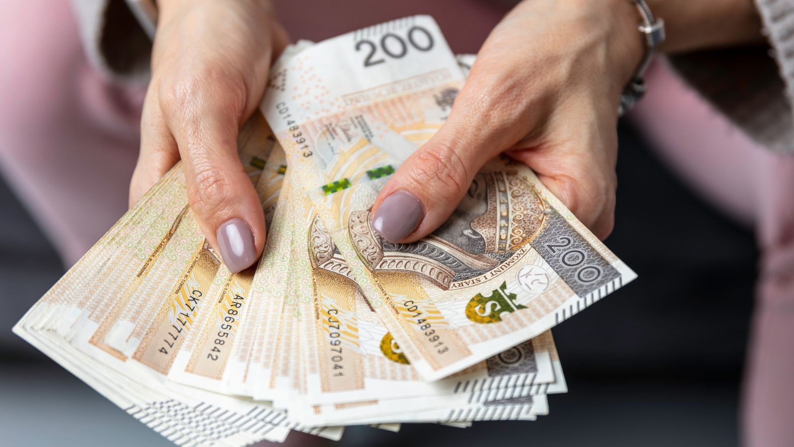 Wystarczy wpłacić taką kwotę. Bank natychmiast zgłosi to do skarbówki