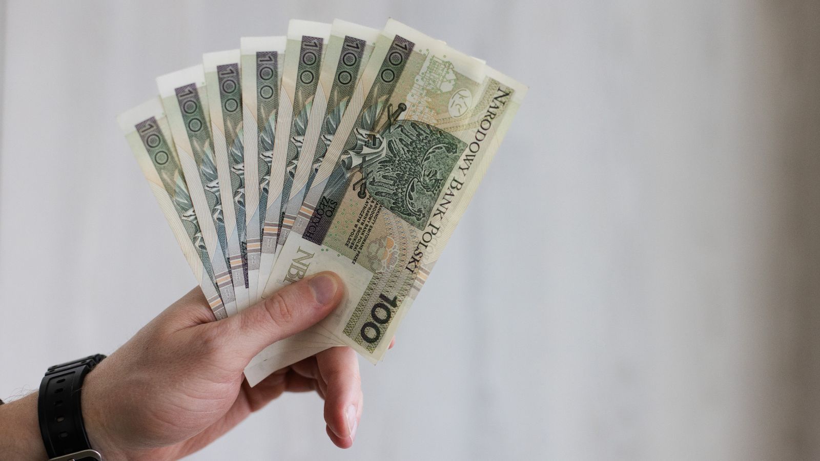 4134 zł bez względu na dochód, przelewy co miesiąc. 2 stycznia ruszają wypłaty