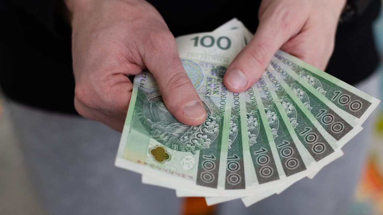 Tyle ZUS wypłaci Ci emerytury po 40 latach pracy. Jest jednak warunek